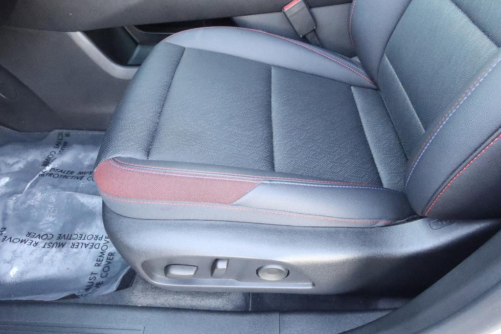 used 2025 Chevrolet Equinox car, priced at $33,216