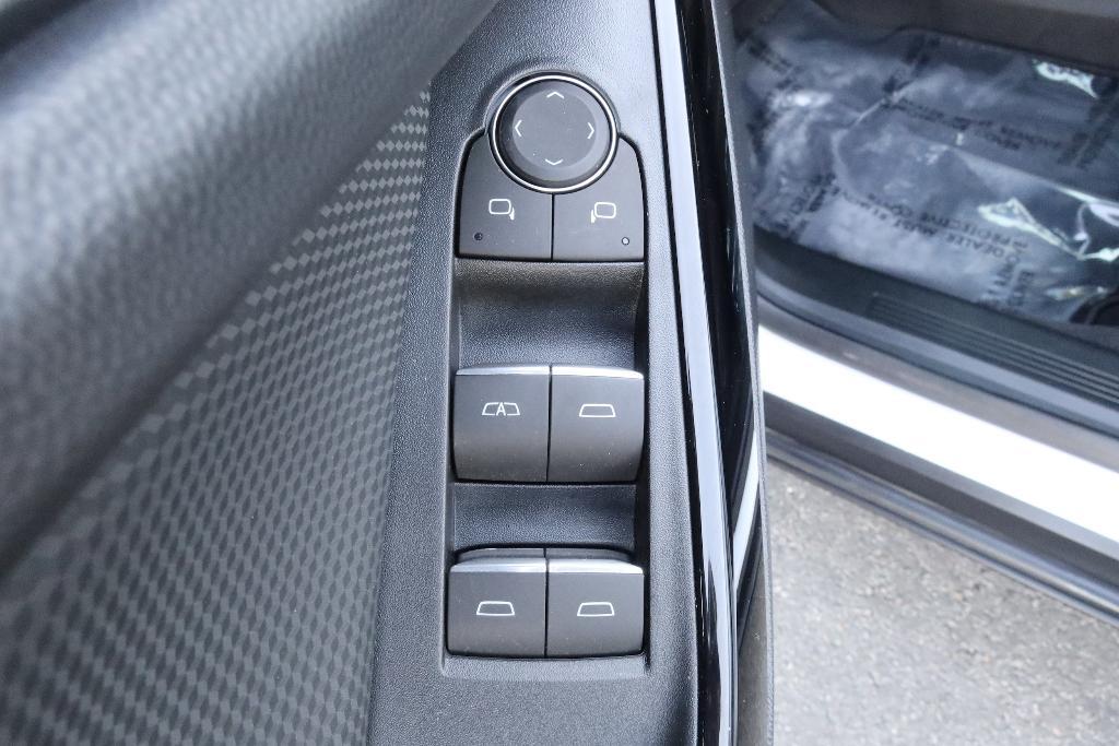 used 2025 Chevrolet Equinox car, priced at $33,216