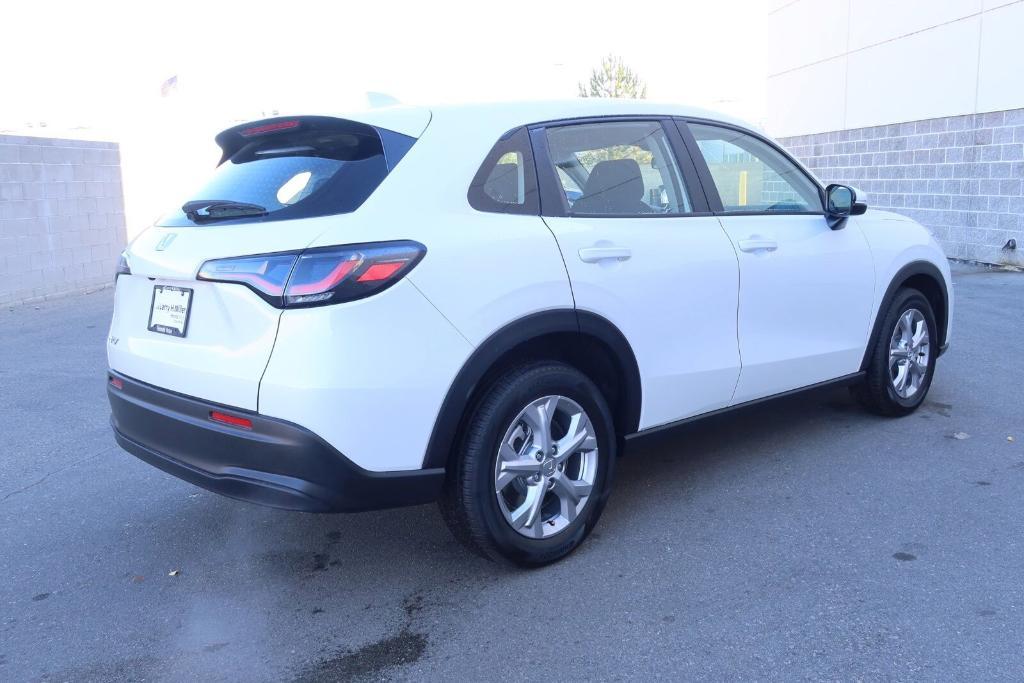 new 2025 Honda HR-V car, priced at $27,733