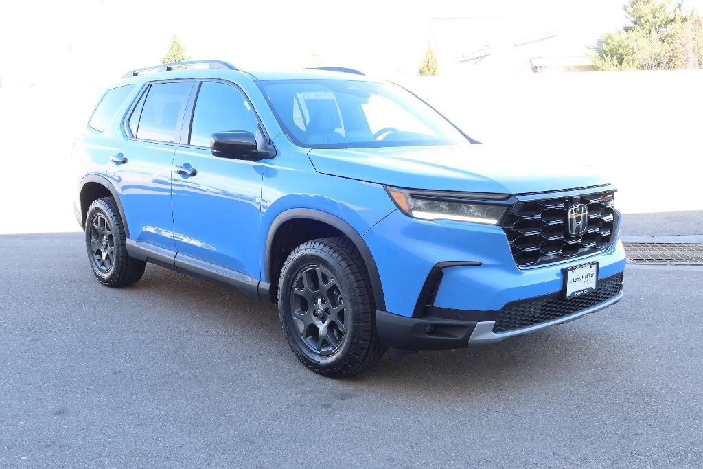 new 2025 Honda Pilot car, priced at $51,305