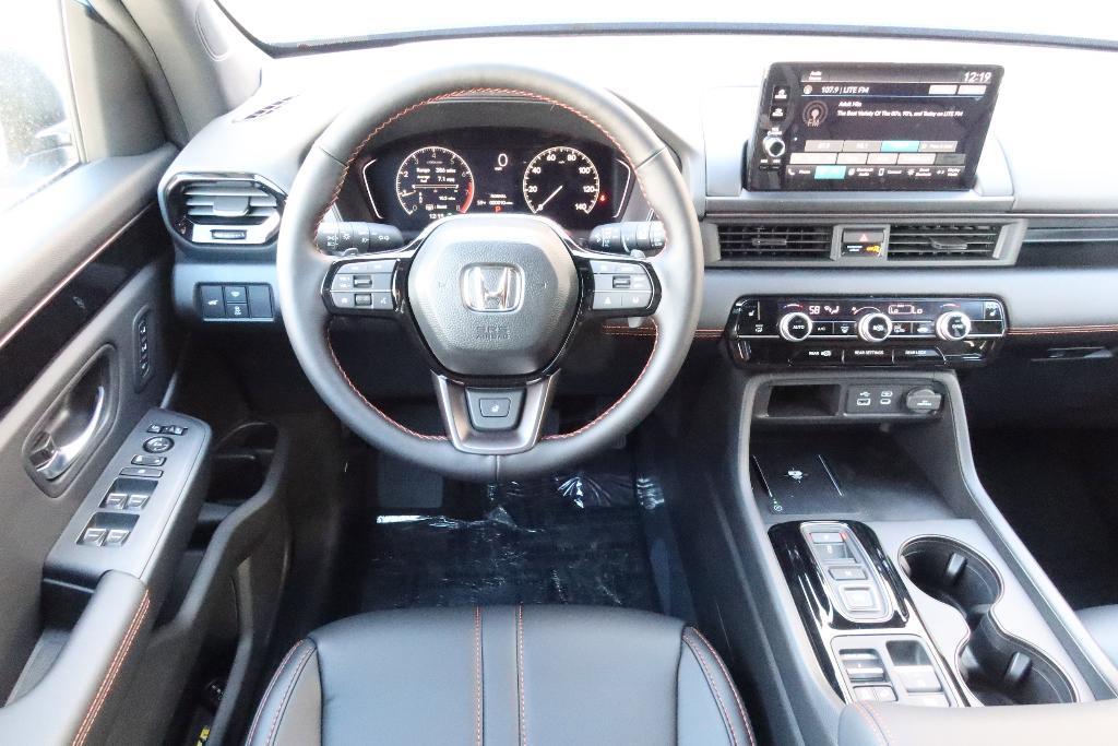 new 2025 Honda Pilot car, priced at $51,305