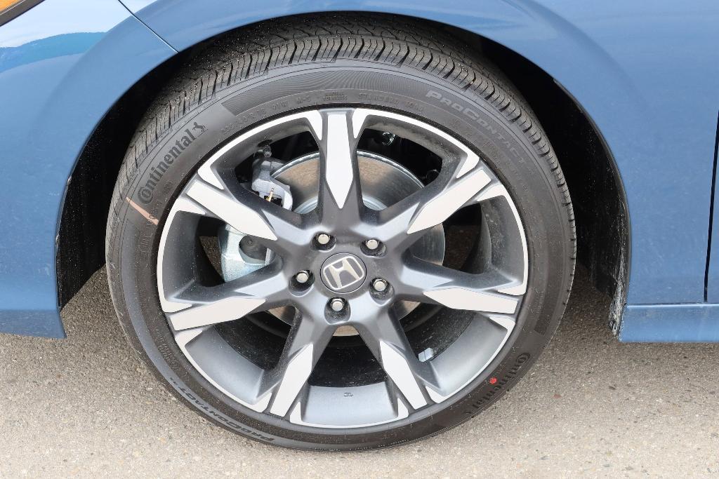 new 2025 Honda Civic Hybrid car, priced at $33,555