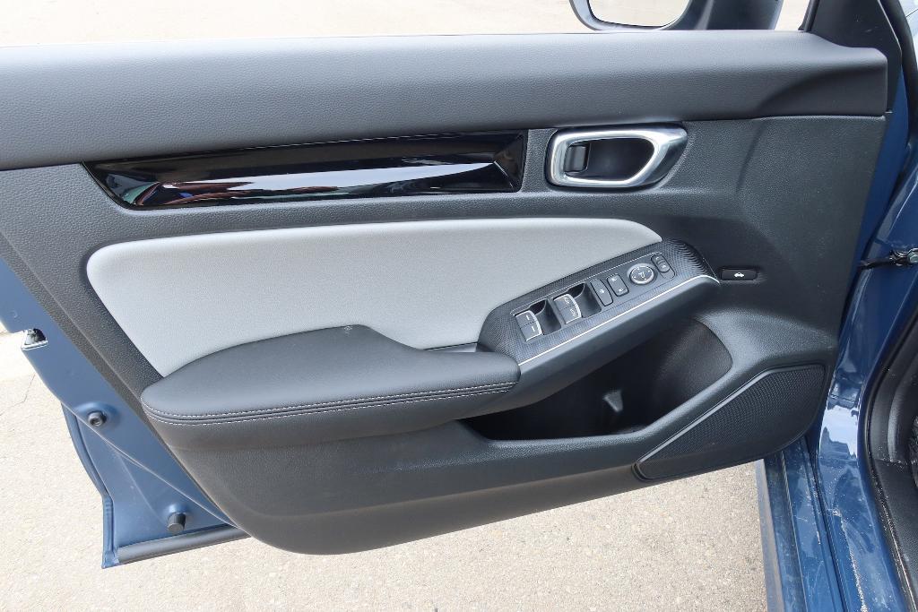 new 2025 Honda Civic Hybrid car, priced at $33,555