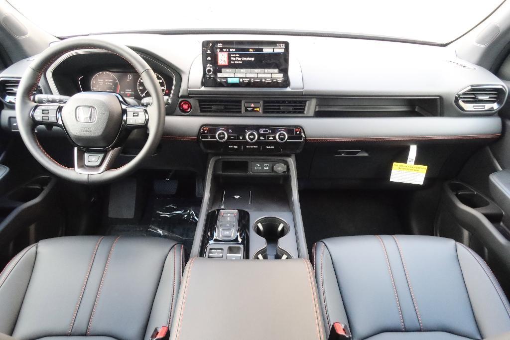 new 2025 Honda Pilot car, priced at $50,895
