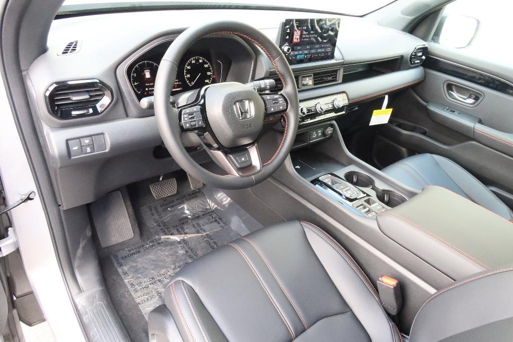 new 2025 Honda Pilot car, priced at $50,895