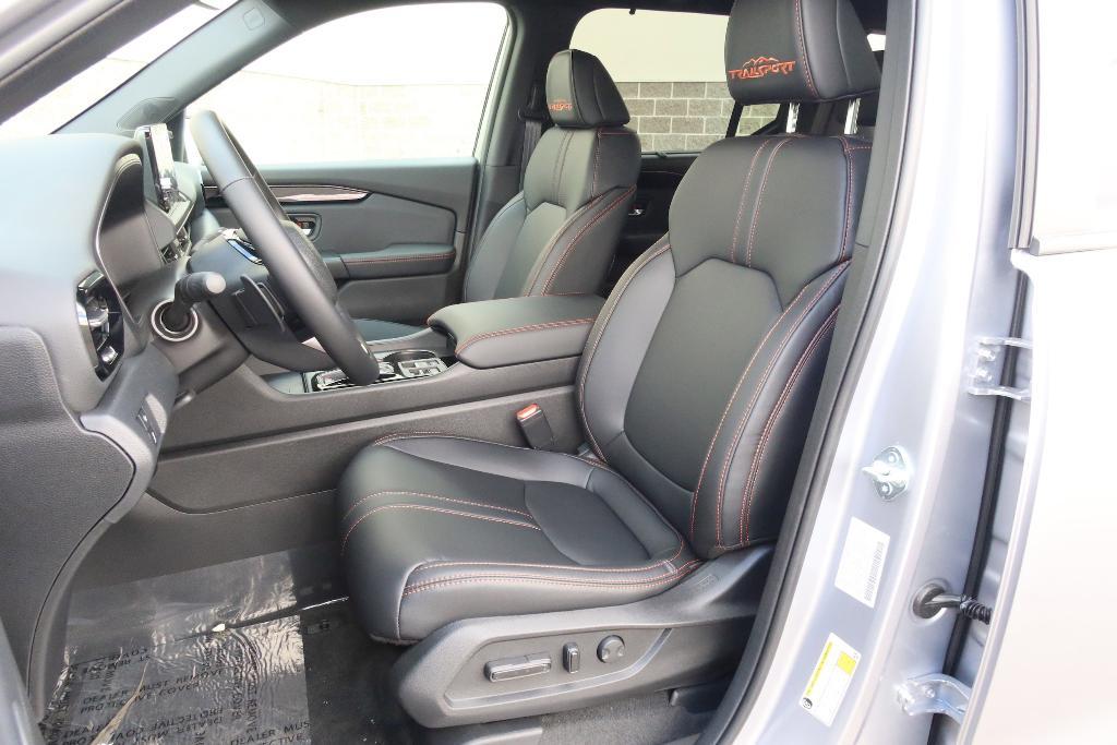 new 2025 Honda Pilot car, priced at $50,895