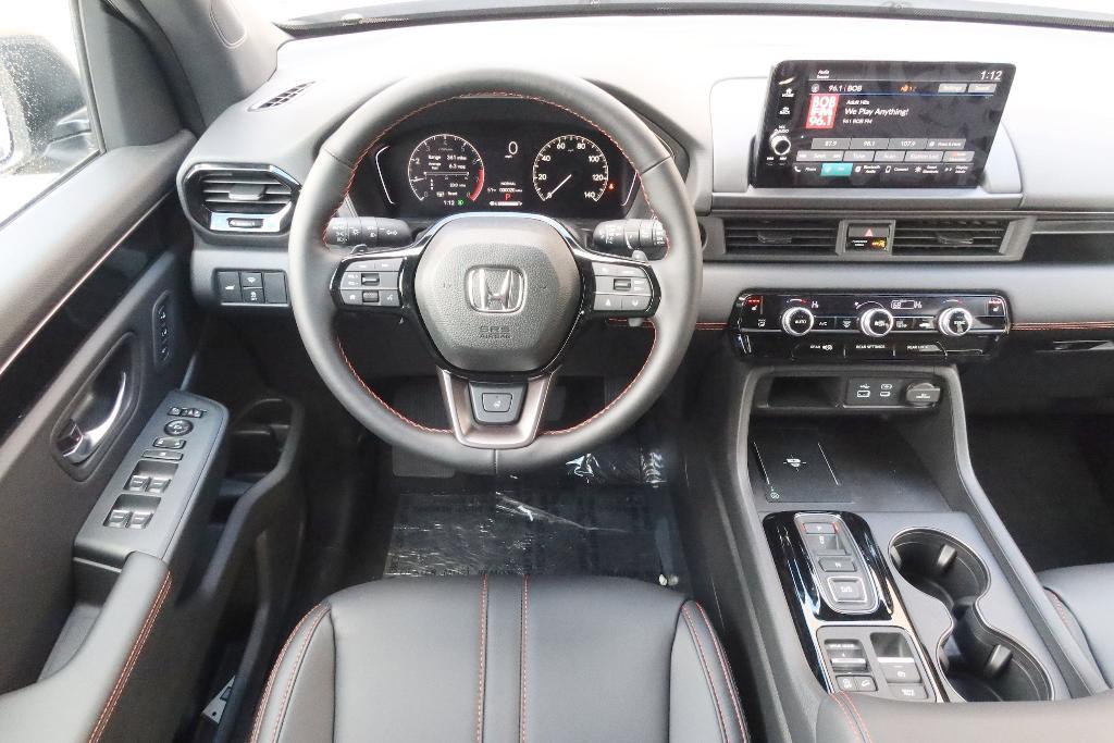 new 2025 Honda Pilot car, priced at $50,895