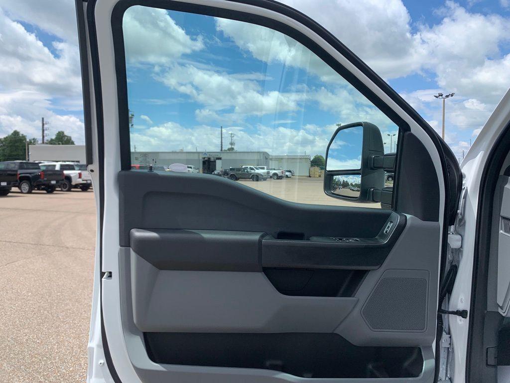 new 2025 Ford F-250 car, priced at $49,988