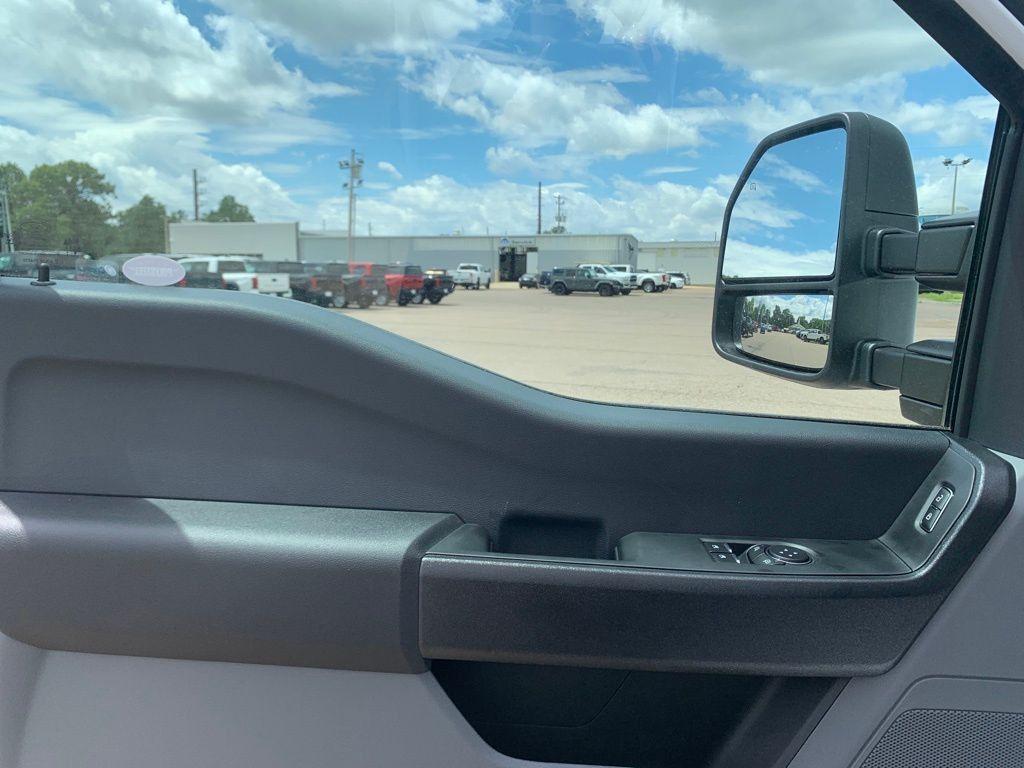 new 2025 Ford F-250 car, priced at $49,988