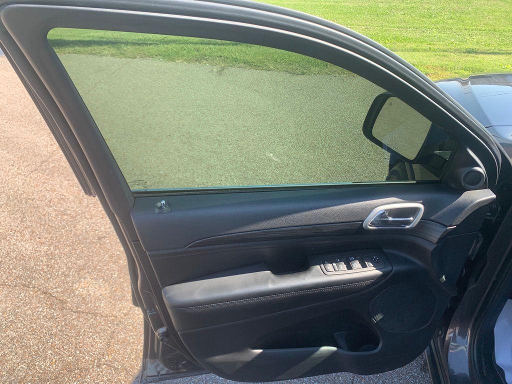 used 2021 Jeep Grand Cherokee car, priced at $22,775