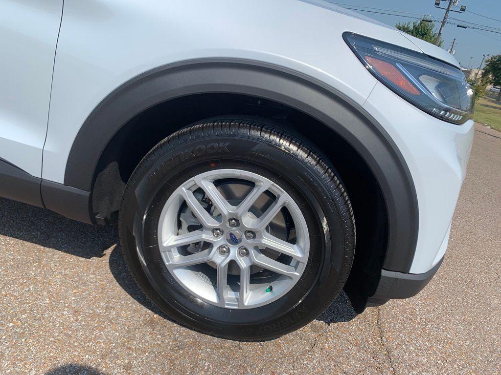 new 2025 Ford Explorer car, priced at $45,665