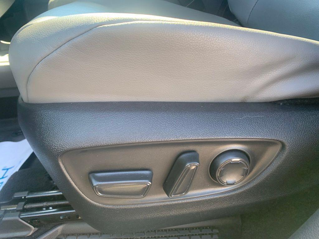 used 2023 Toyota Sienna car, priced at $44,445