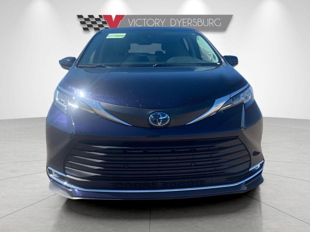 used 2023 Toyota Sienna car, priced at $44,445
