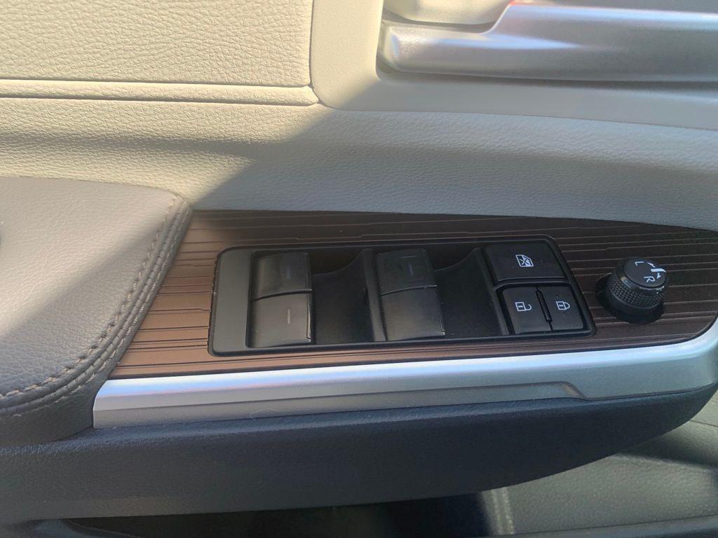 used 2023 Toyota Sienna car, priced at $44,445