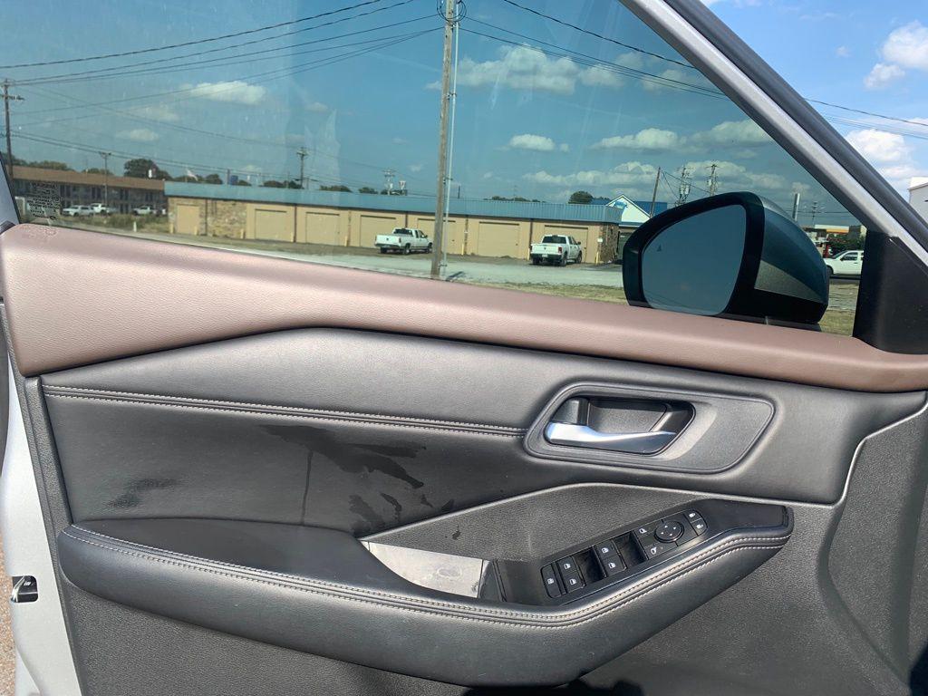 used 2023 Nissan Rogue car, priced at $21,816