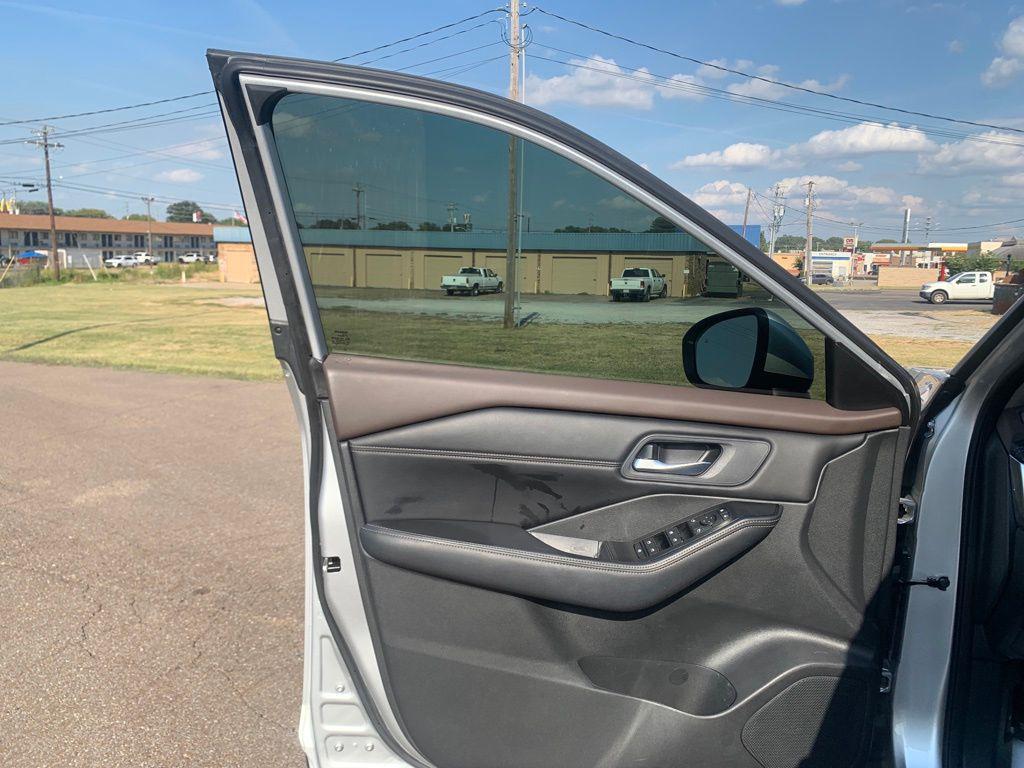 used 2023 Nissan Rogue car, priced at $21,816