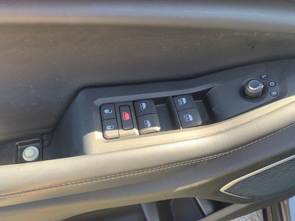 used 2022 Jeep Grand Cherokee L car, priced at $30,988