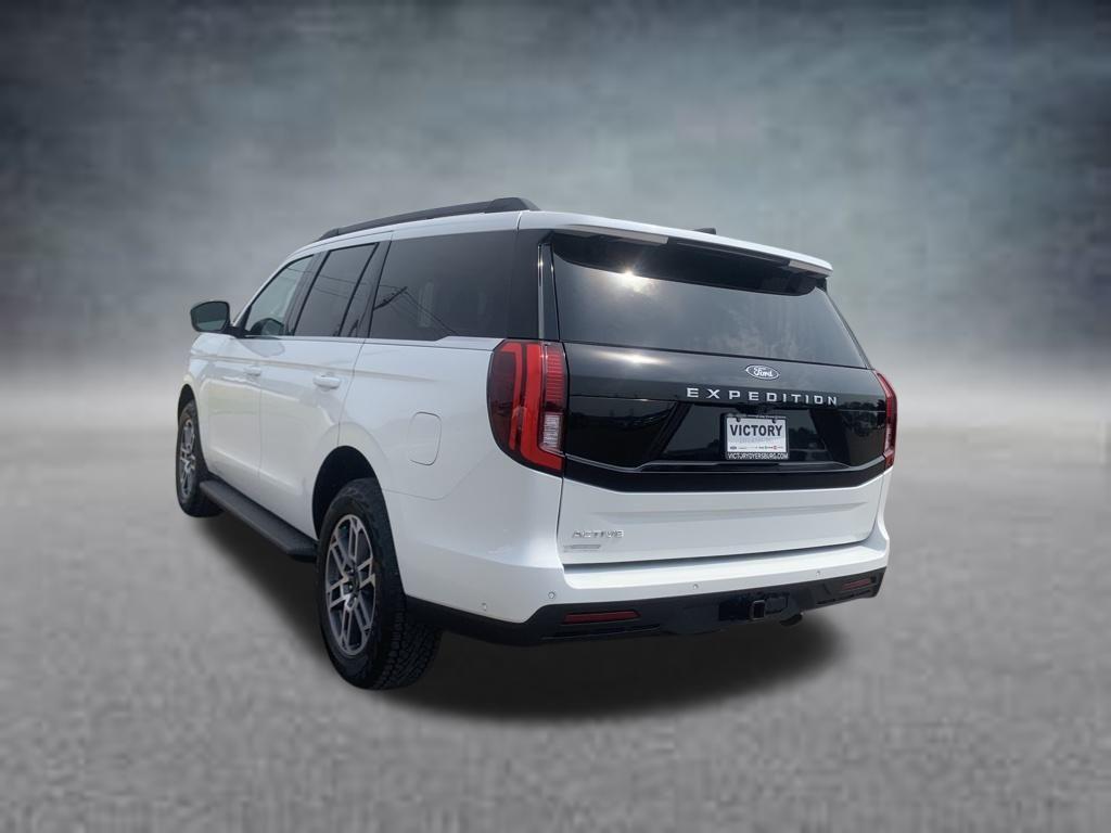 new 2025 Ford Expedition car, priced at $72,725