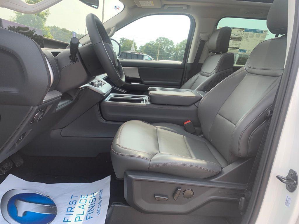 new 2025 Ford Expedition car, priced at $72,725