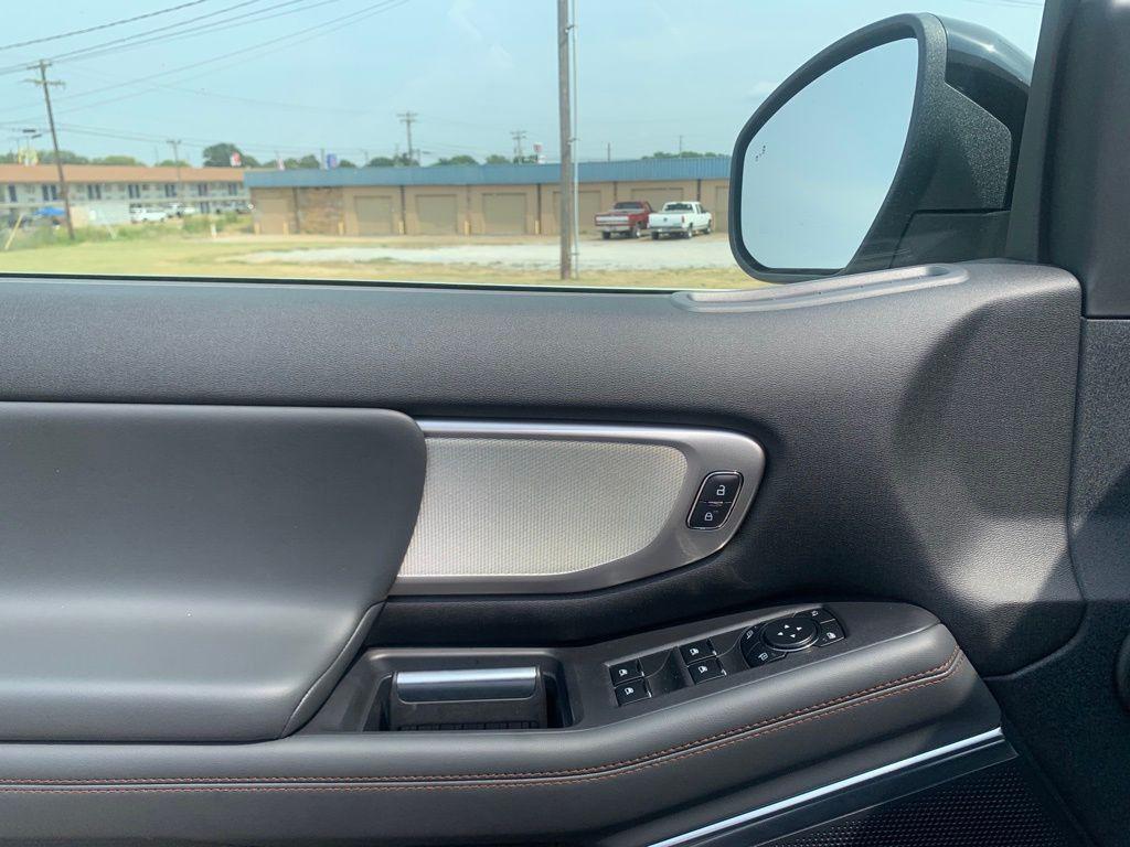 new 2025 Ford Expedition car, priced at $72,725