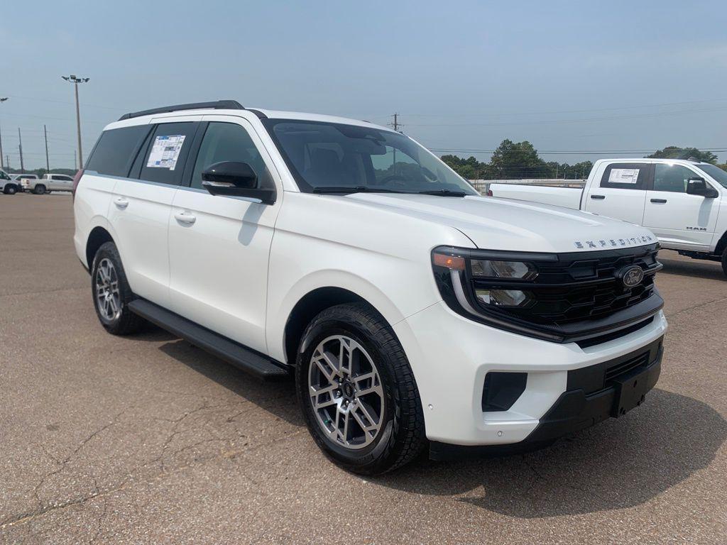 new 2025 Ford Expedition car, priced at $72,725