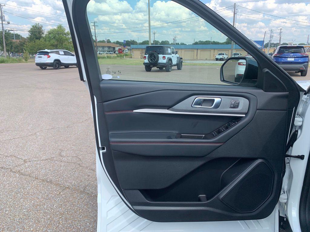 new 2025 Ford Explorer car, priced at $54,070