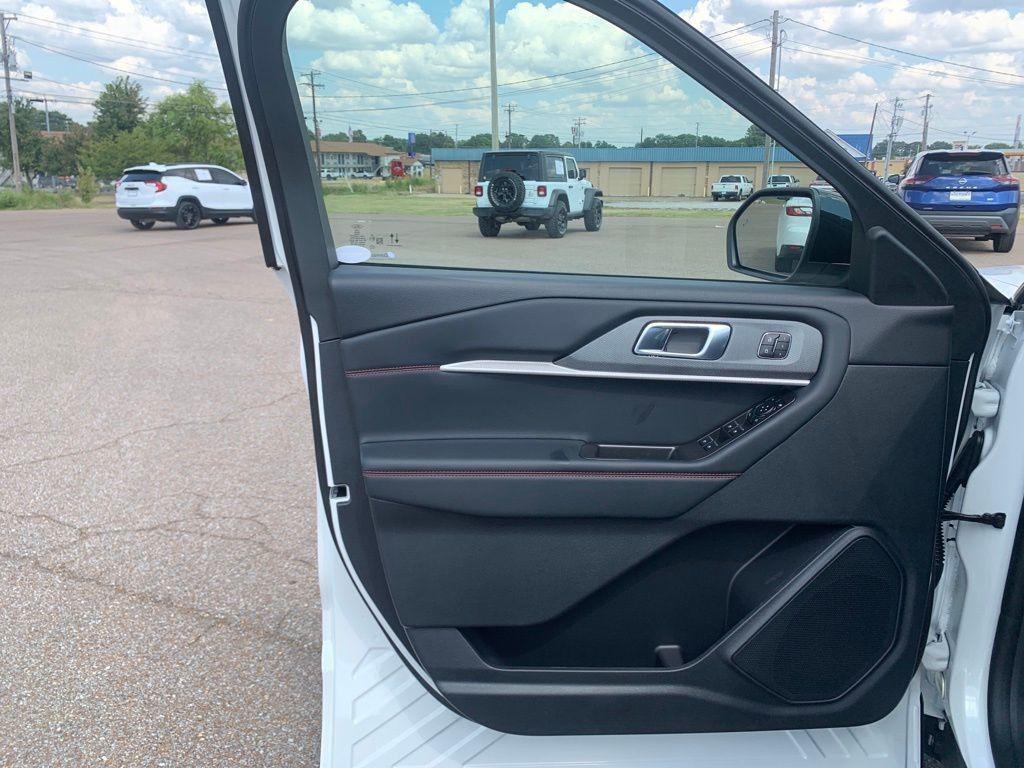 new 2025 Ford Explorer car, priced at $54,070