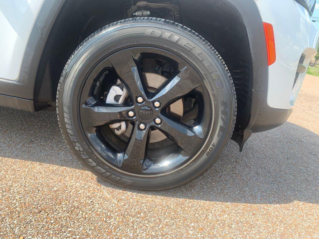 used 2022 Jeep Grand Cherokee car, priced at $34,988