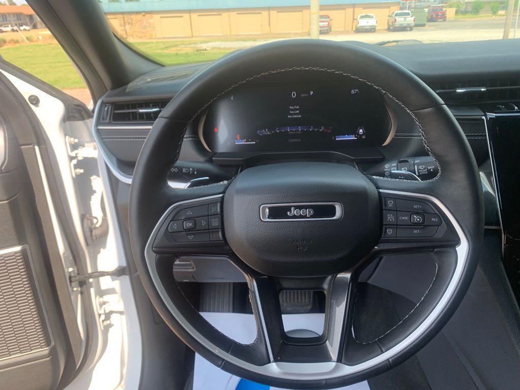 used 2022 Jeep Grand Cherokee car, priced at $34,988