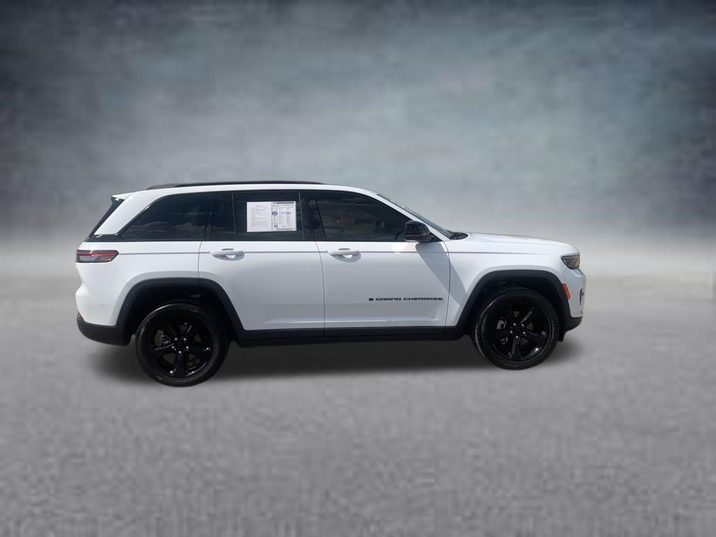 used 2022 Jeep Grand Cherokee car, priced at $34,988
