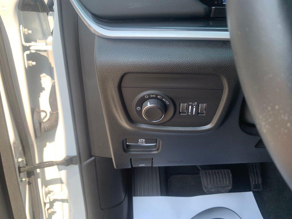 used 2022 Jeep Grand Cherokee car, priced at $34,988