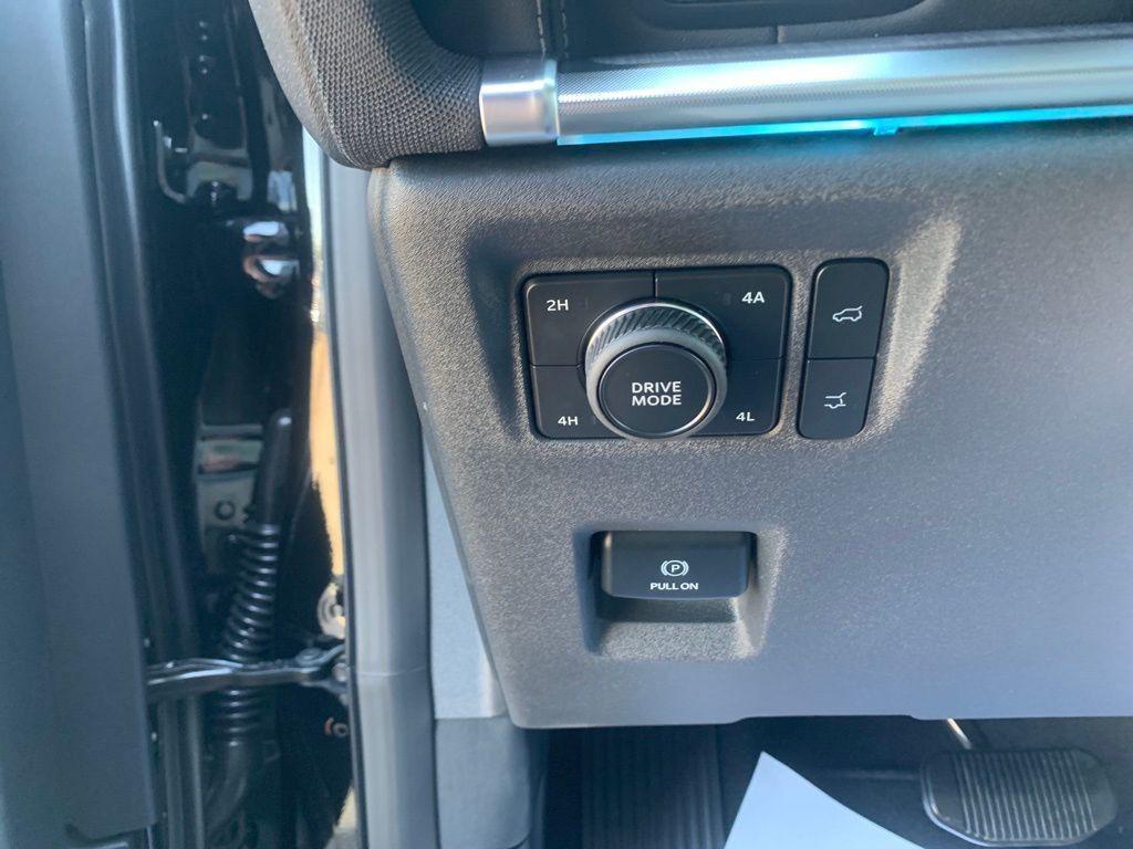 new 2025 Ford Expedition car, priced at $89,988