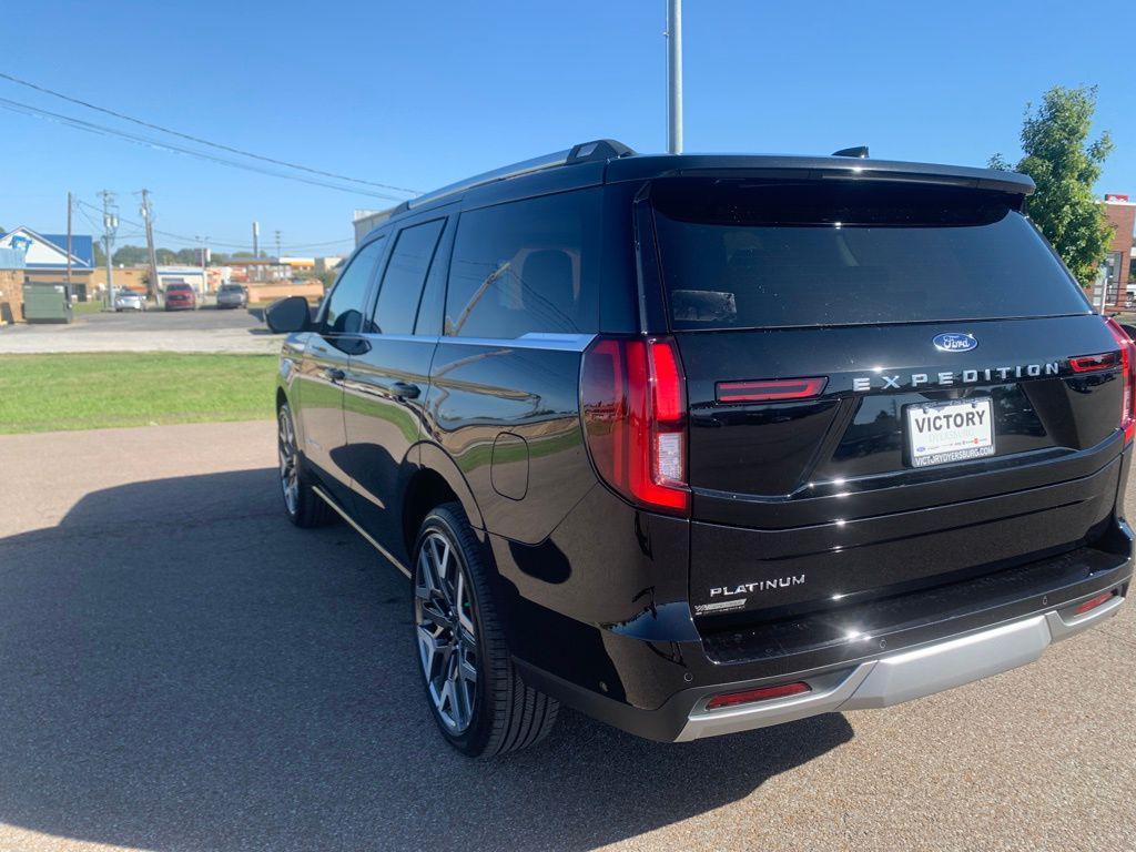 new 2025 Ford Expedition car, priced at $89,988