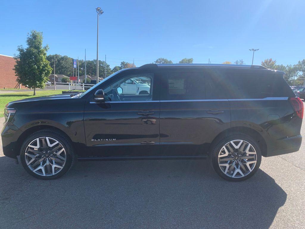 new 2025 Ford Expedition car, priced at $89,988