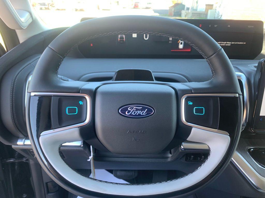 new 2025 Ford Expedition car, priced at $89,988