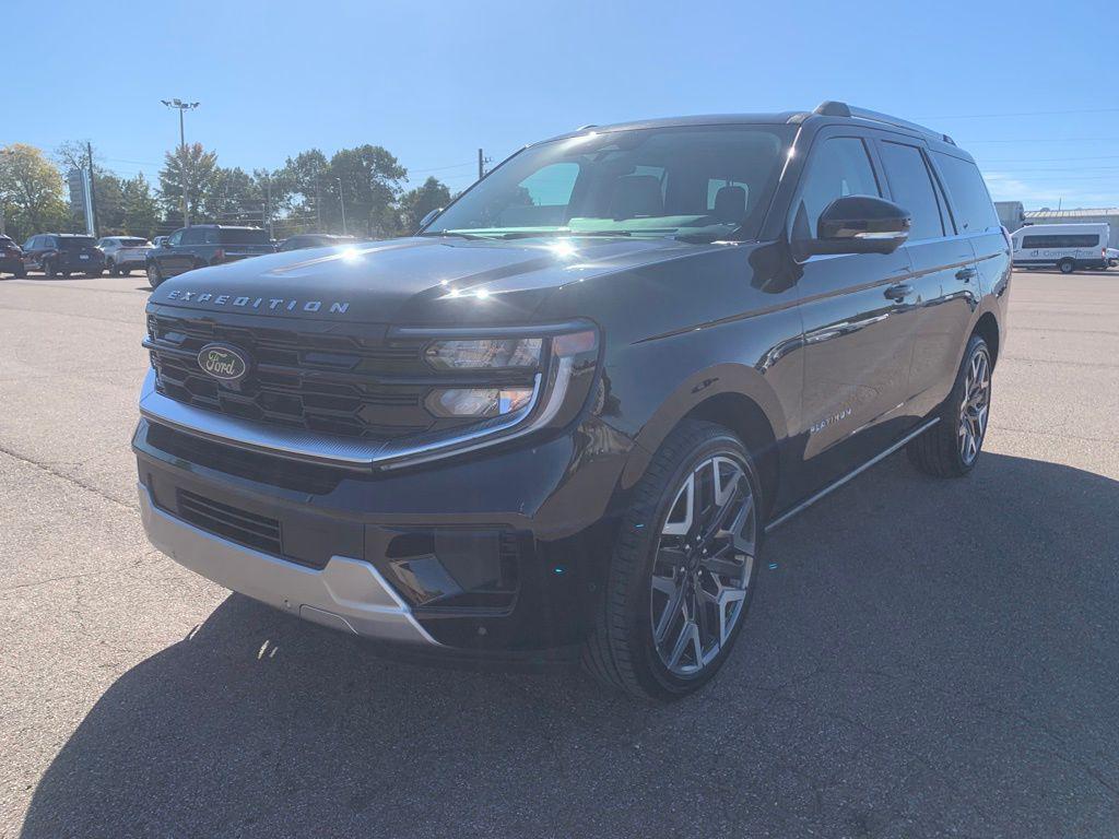 new 2025 Ford Expedition car, priced at $89,988