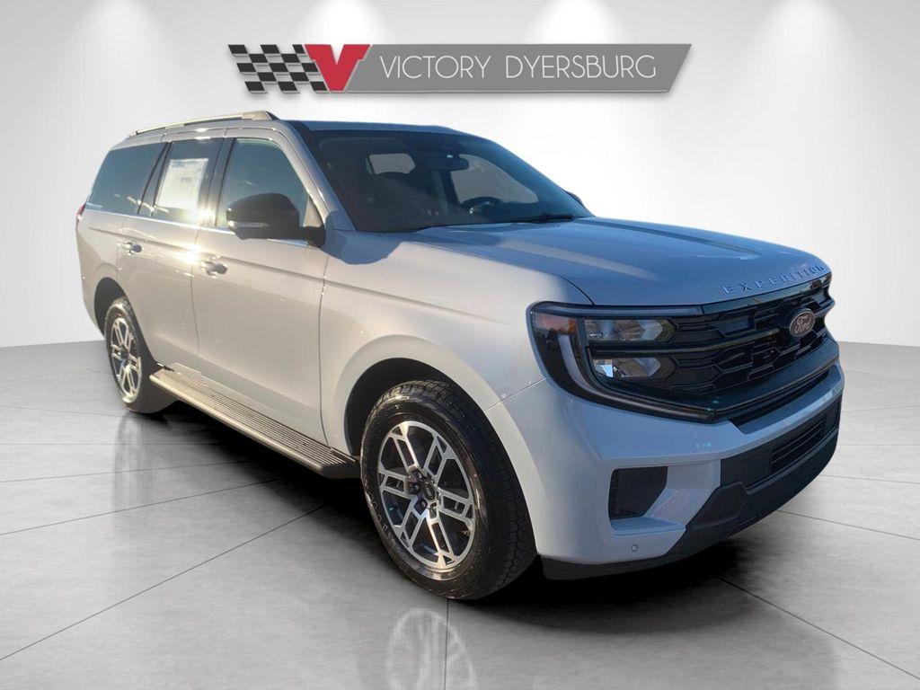 new 2025 Ford Expedition car, priced at $73,585