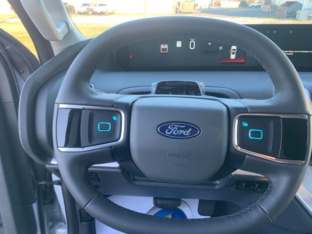 new 2025 Ford Expedition car, priced at $73,585