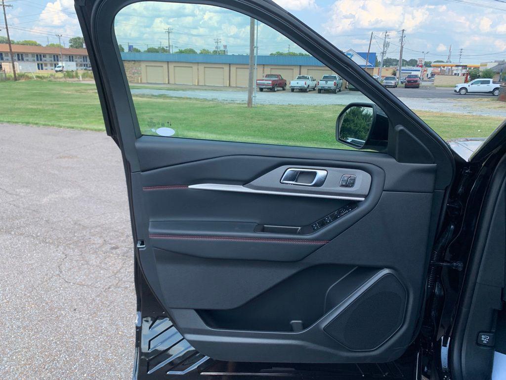 new 2025 Ford Explorer car, priced at $49,580