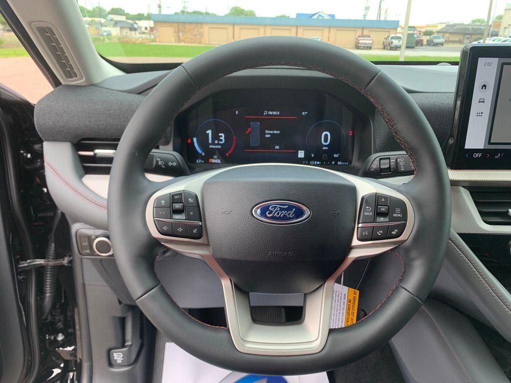 new 2025 Ford Explorer car, priced at $40,488