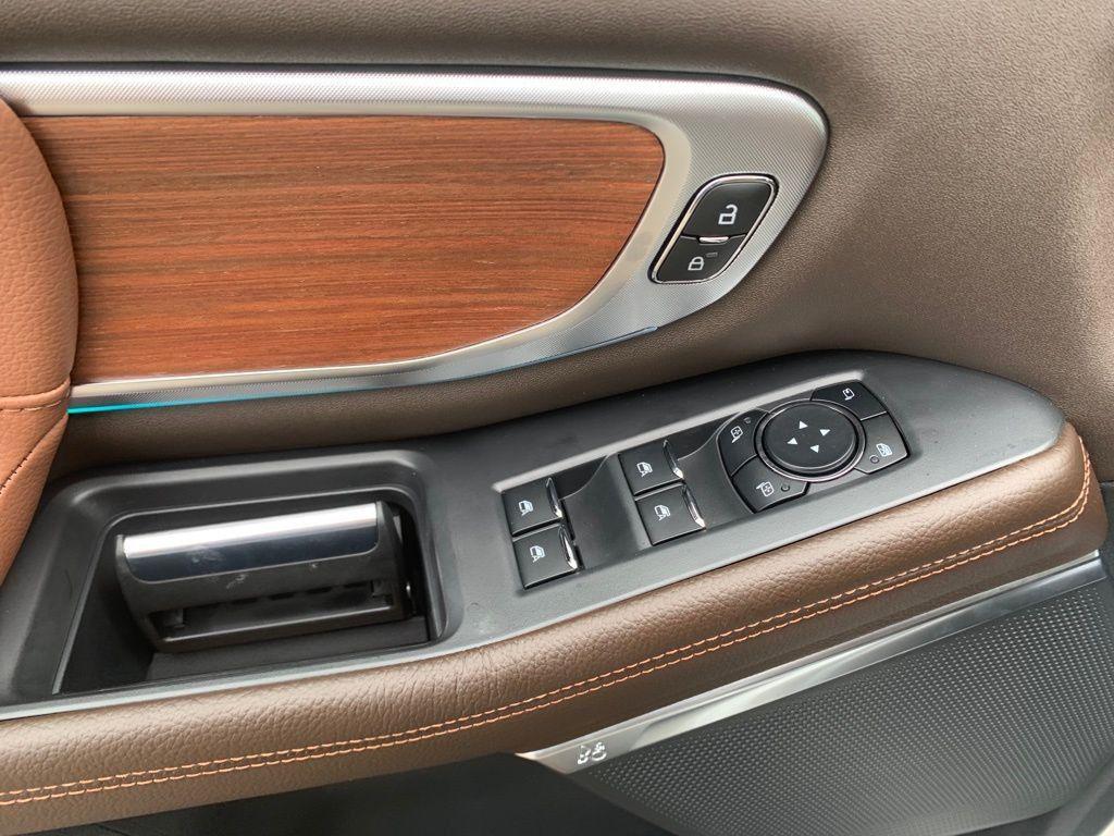 new 2025 Ford Expedition car, priced at $85,988