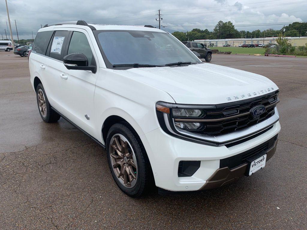 new 2025 Ford Expedition car, priced at $85,988