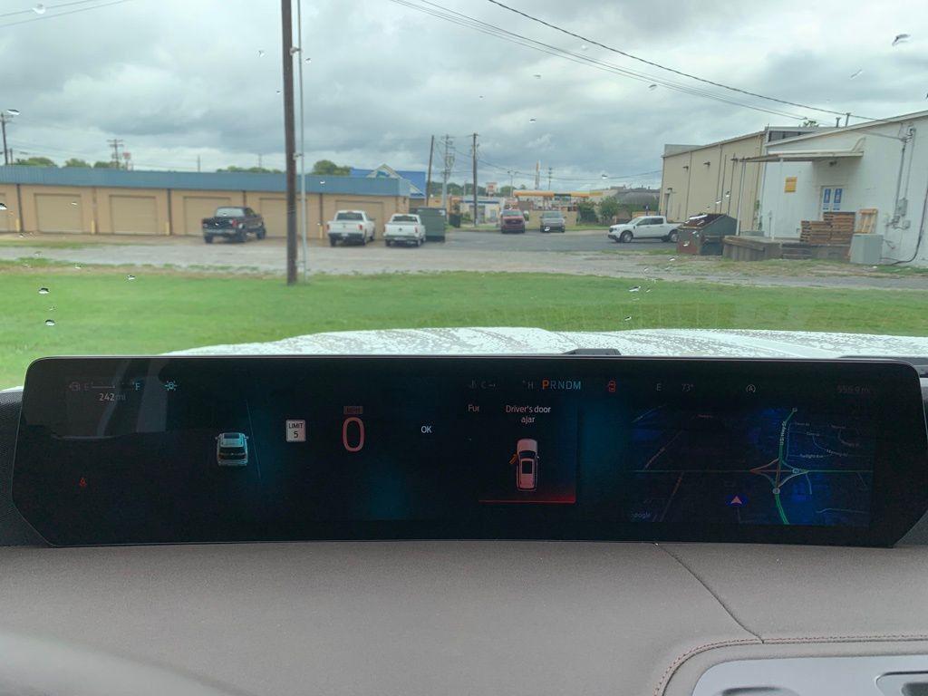 new 2025 Ford Expedition car, priced at $85,988