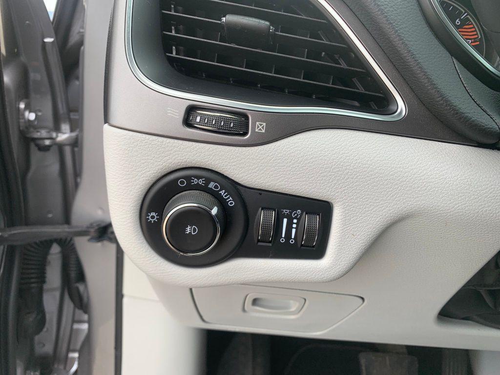 used 2020 Jeep Cherokee car, priced at $20,650