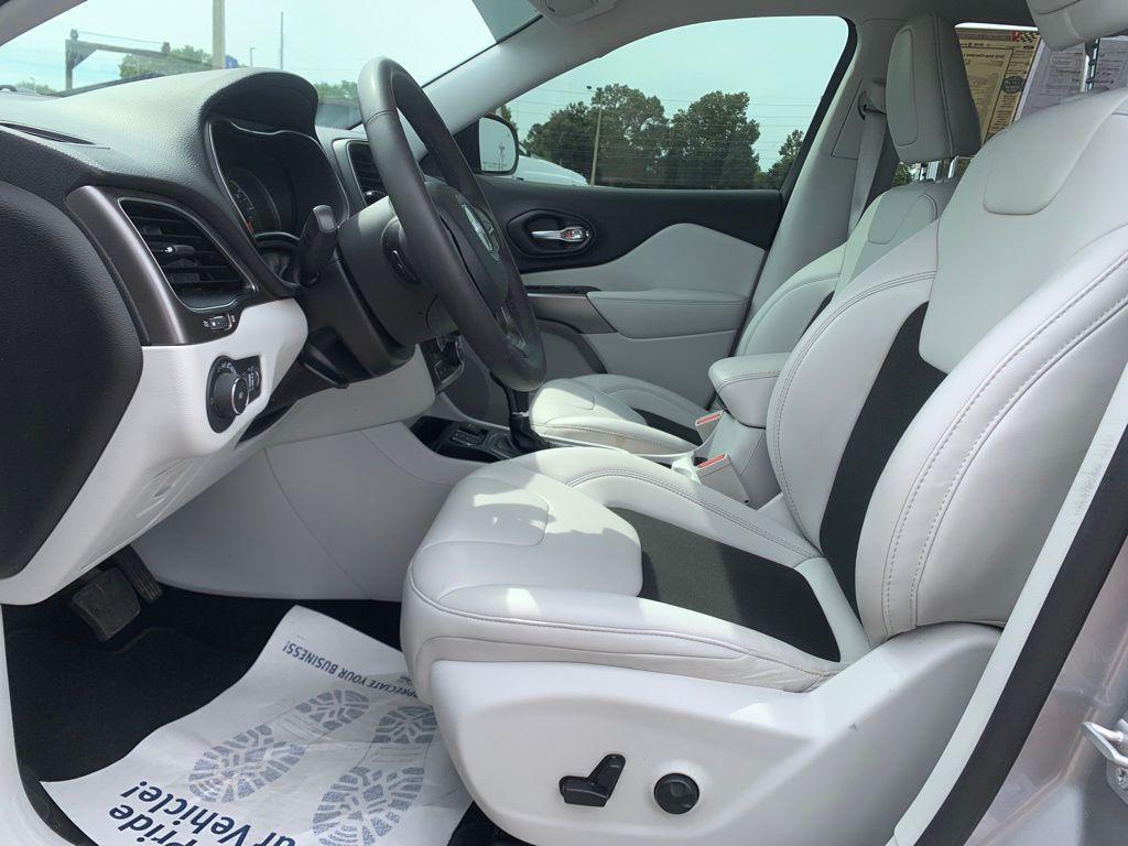 used 2020 Jeep Cherokee car, priced at $20,650
