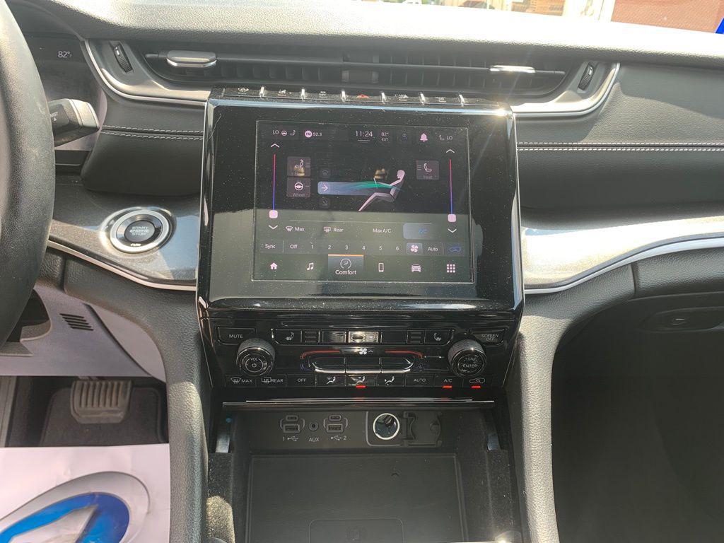 used 2022 Jeep Grand Cherokee car, priced at $34,998