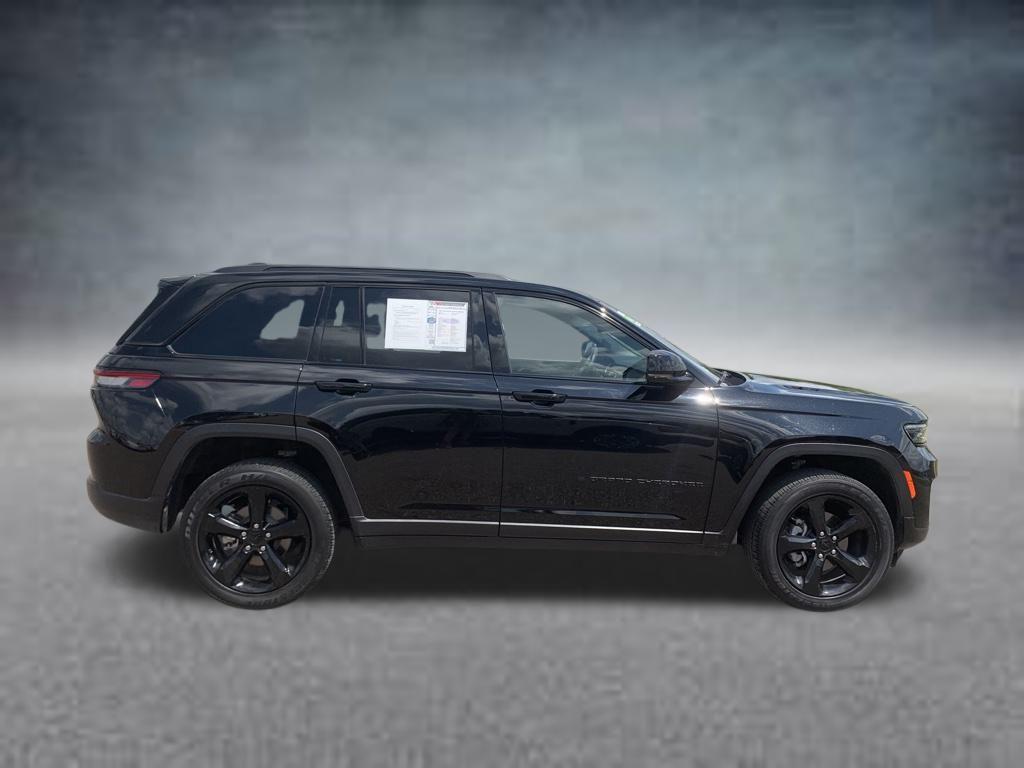 used 2022 Jeep Grand Cherokee car, priced at $34,998