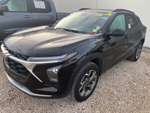 used 2025 Chevrolet Trax car, priced at $23,499