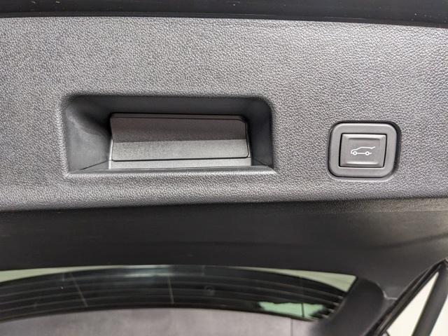 used 2025 Chevrolet Traverse car, priced at $36,397