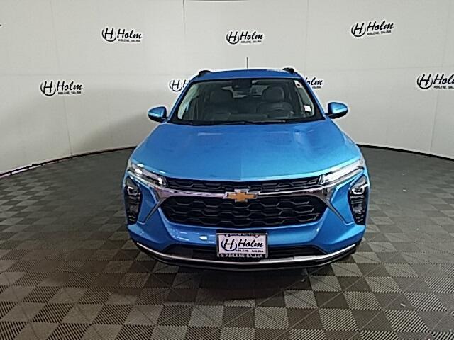 new 2025 Chevrolet Trax car, priced at $25,420